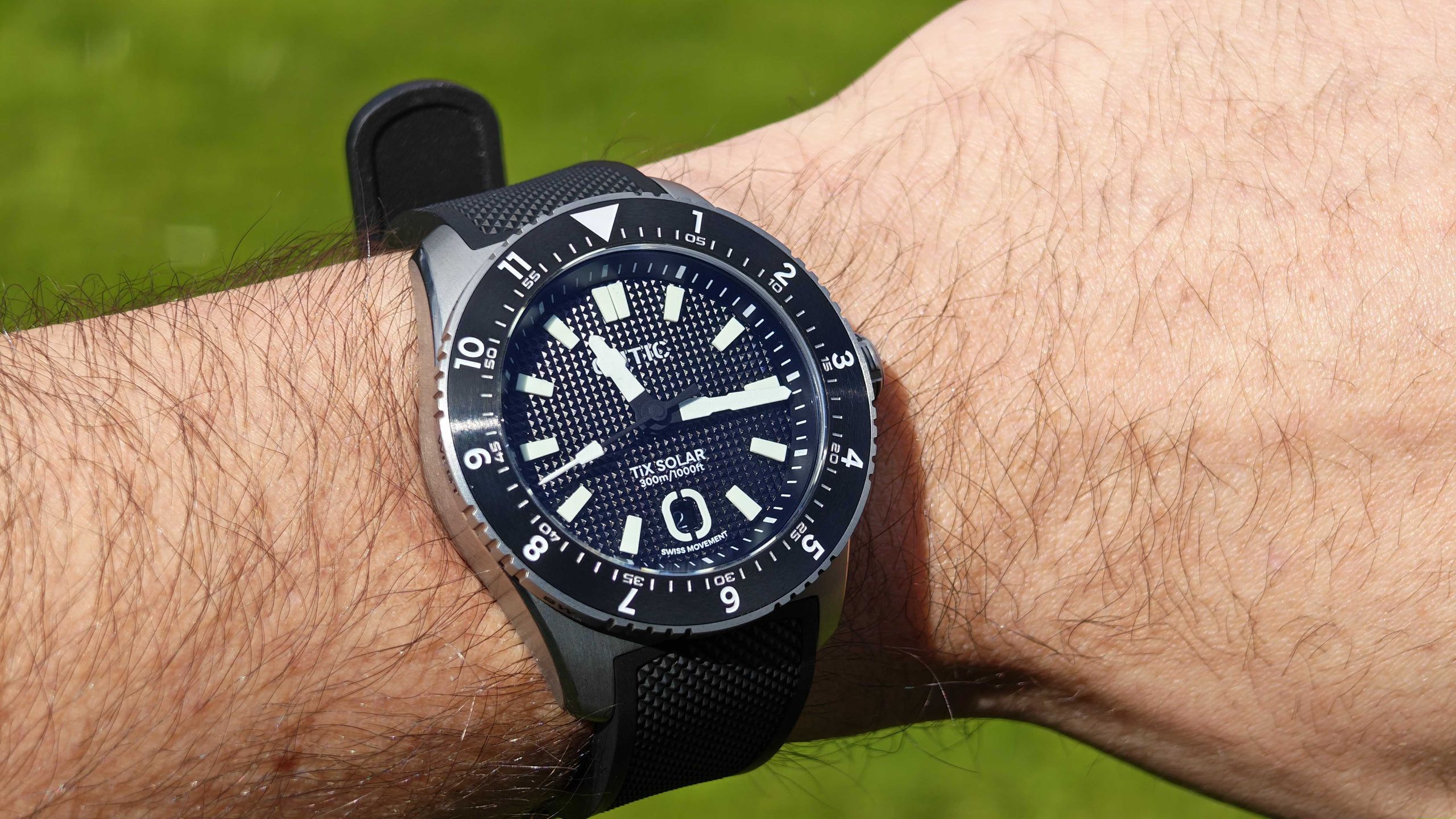 Is the Ontic Utility 40 Granite the Ultimate Dive Watch? A Week on the Wrist Review