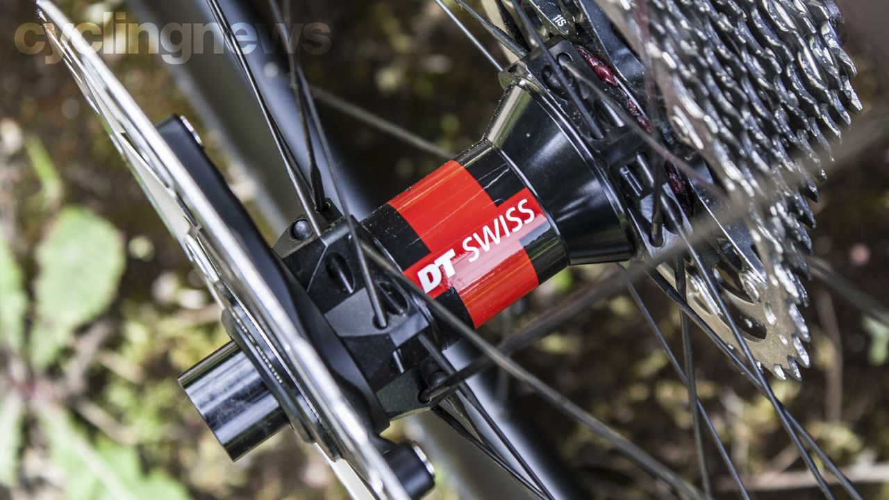 Vel 6085 RSL Disc wheels