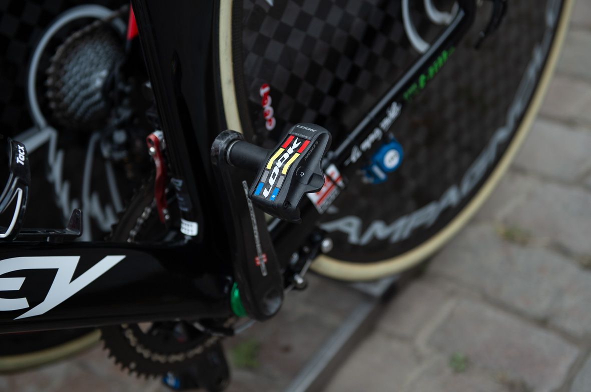 Look Keo Blade Carbon and Shimano Dura-Ace R9100 make up the vast mojority of pedals used at the Tour de France