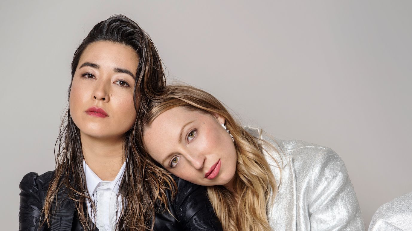 Stars Of Pen15 Hulu S New Comedy Maya Erskine Anna Konkle Talk Middle School Marie Claire