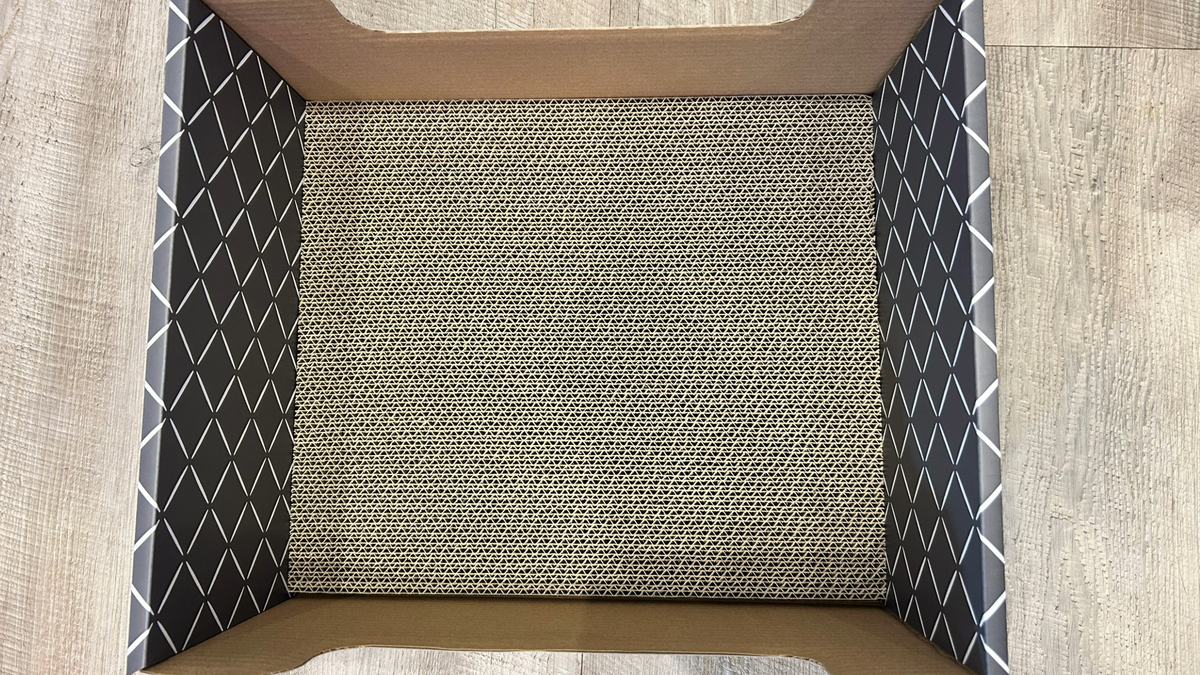 Birds eye view of the Hide and Scratch bed, showing the scratching post bottom