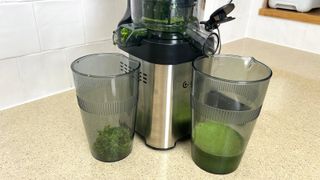 Fresh green juice made in the AMZCHEF juicer