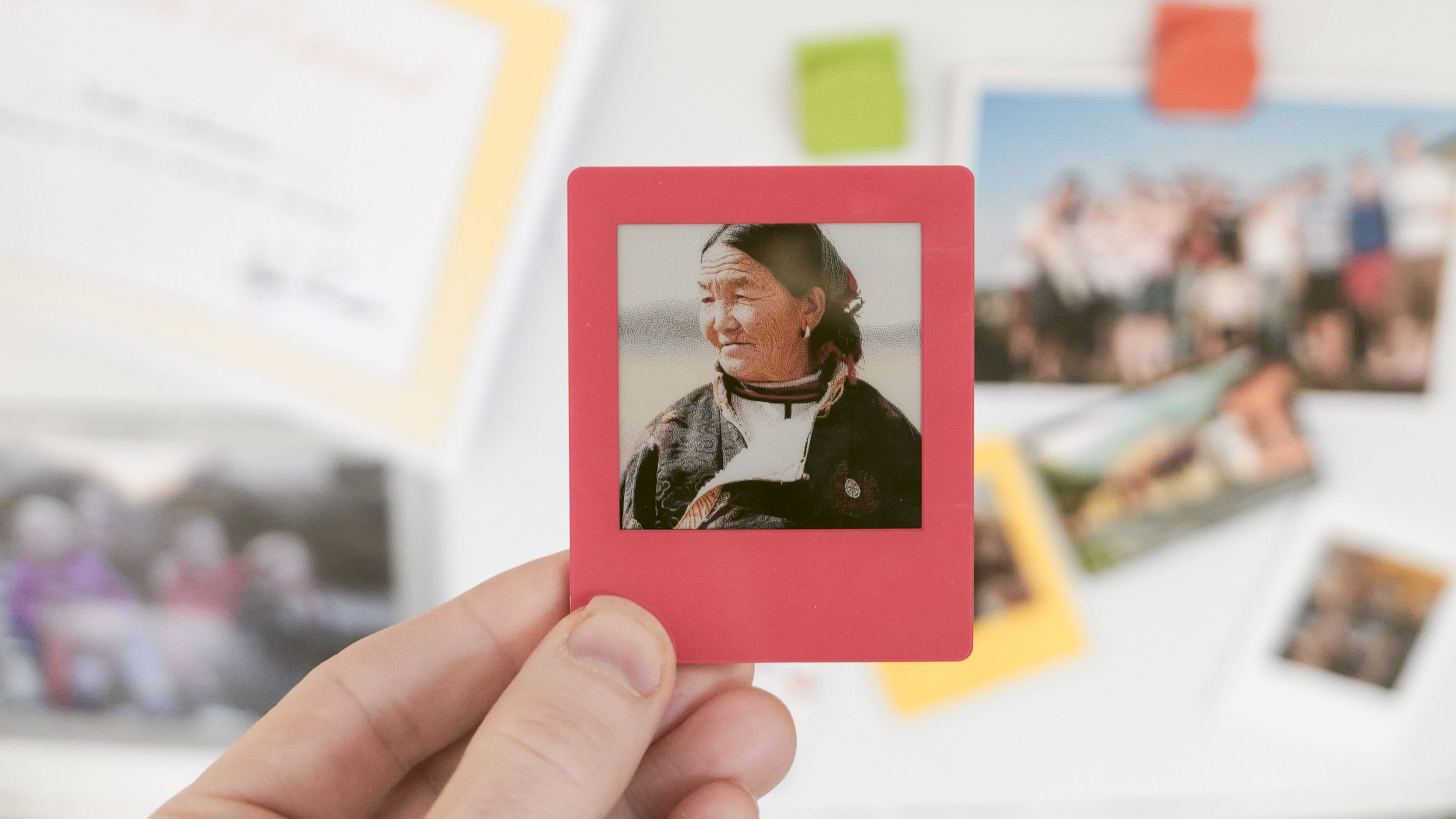 I tried the Vidabay Snap — and this tiny, $30 E Ink frame might just be the world’s most charming fridge…