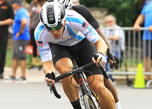 2014's winner , Shane Kline (SmartStop Self Storage) tried to initiate some breaks.