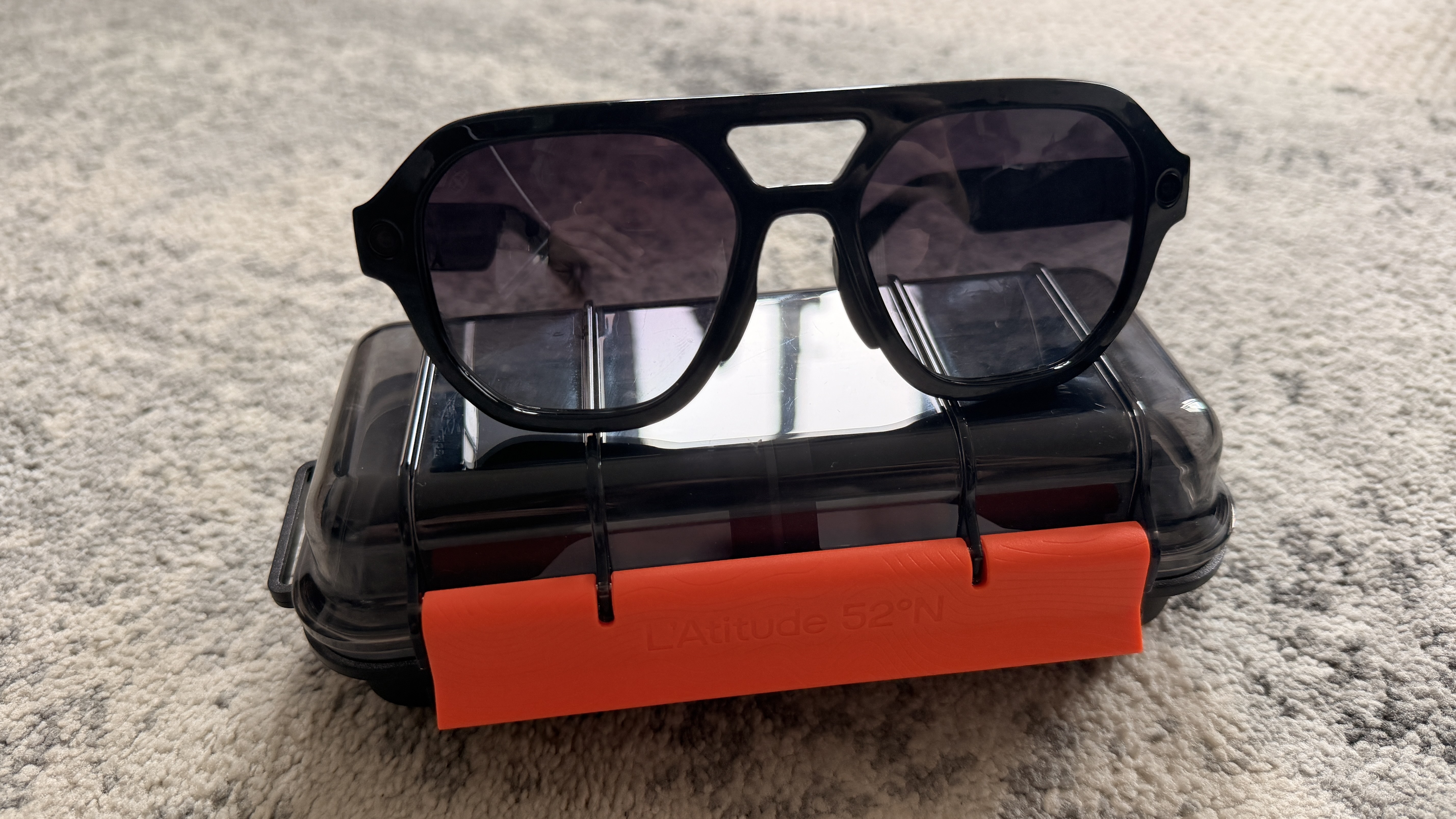 L'Atitude smart glasses
