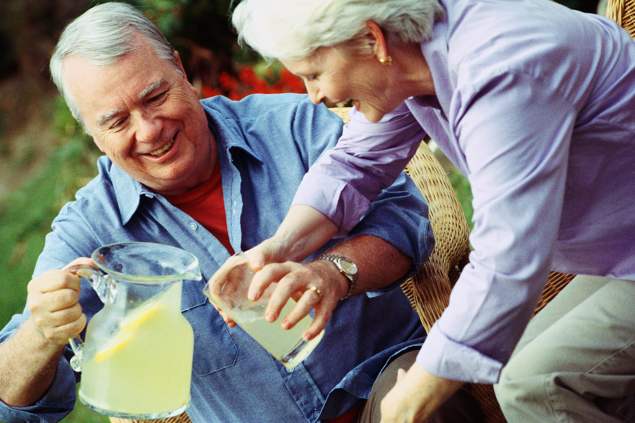 Couple having lemonade 