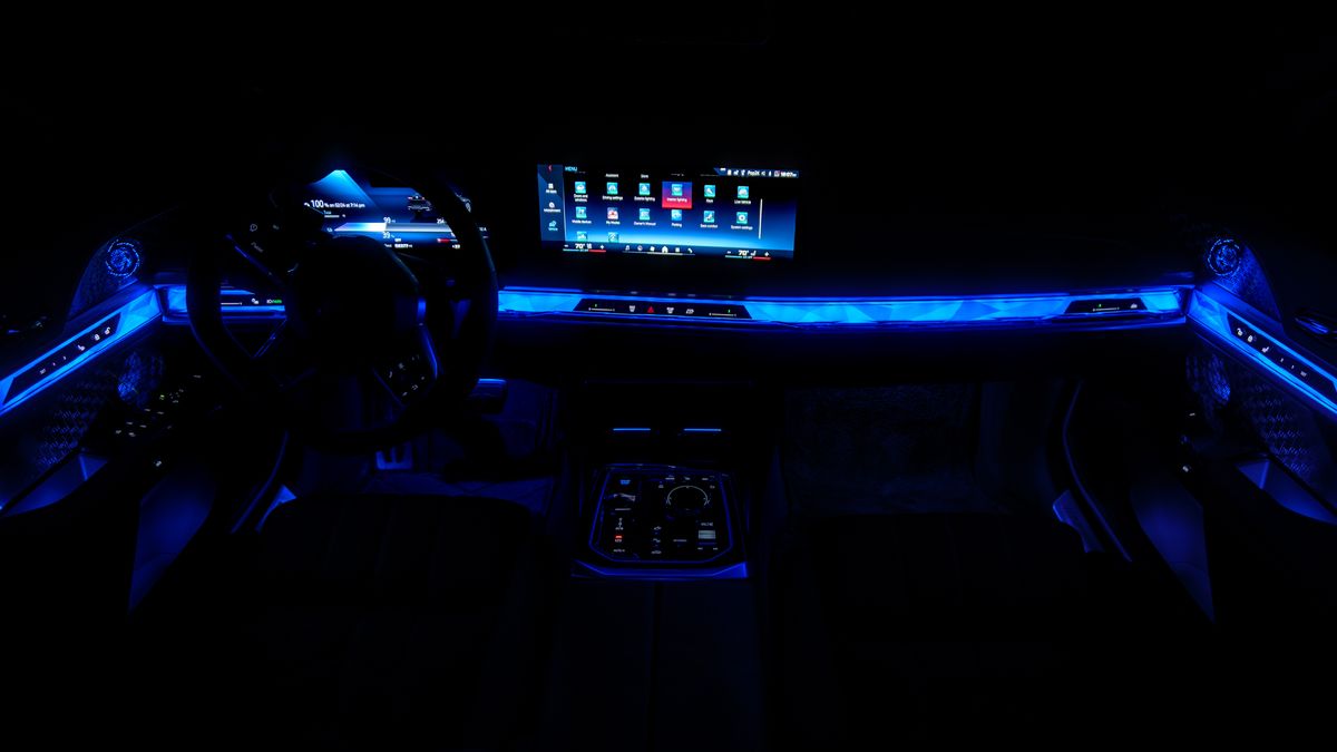 2026 BMW i7 M70 review.