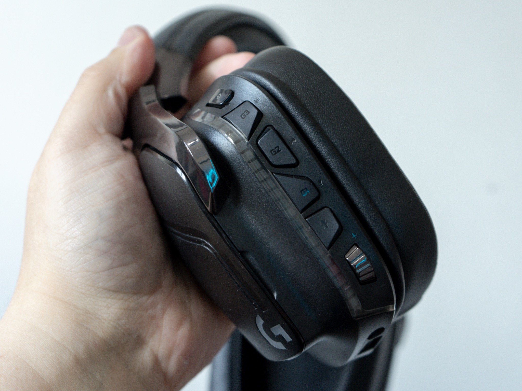 Logitech G935 review: A wonderful wireless gaming headset with a