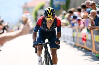 Richard Carapaz (Ineos Grenadiers) in action at the Giro d'Italia