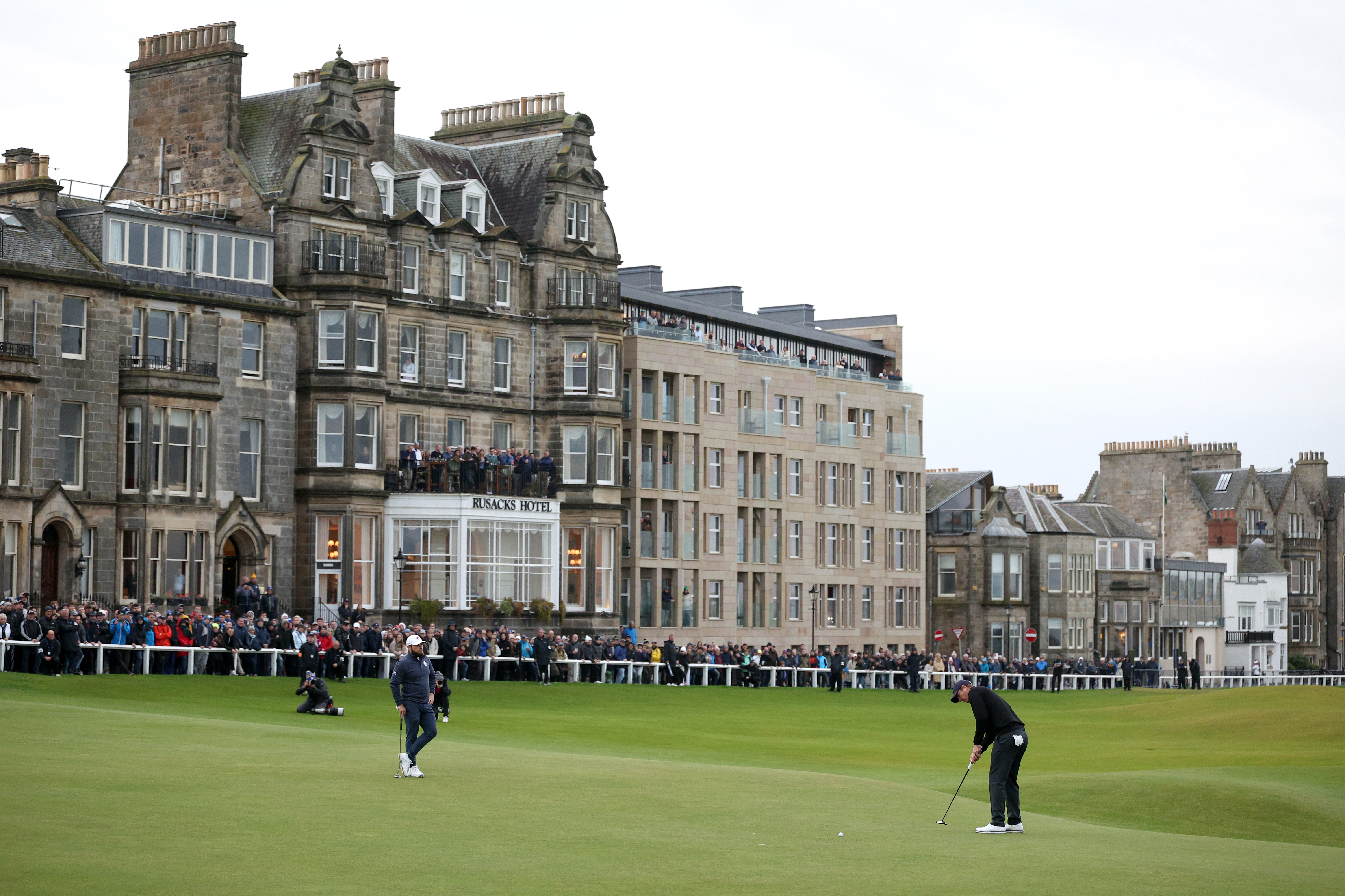 Rory McIlroy hits a putt at the 18th hole of the Alfred Dunhill Links Championship
