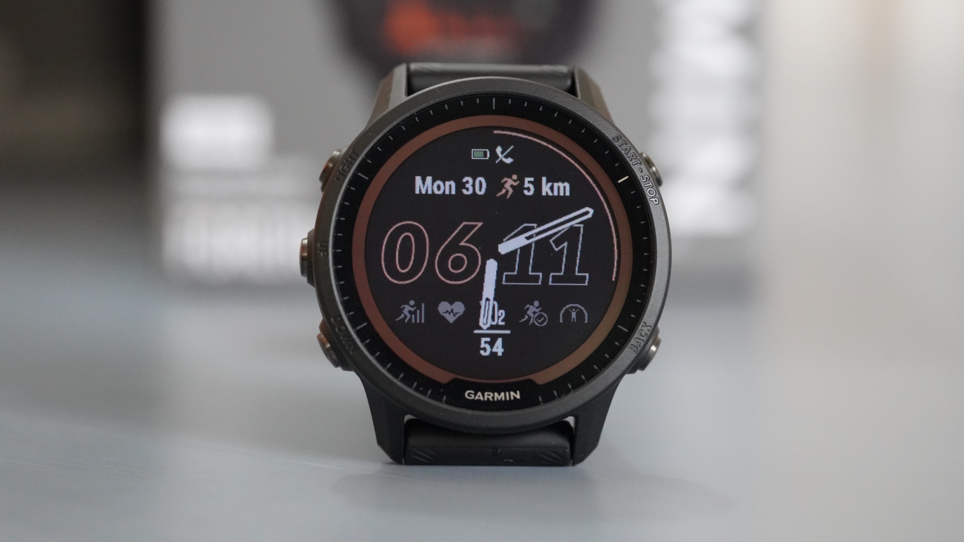  Garmin Forerunner 955 Solar (Black) GPS Running & Triathlon  Smartwatch, Runner's Bundle with Screen Protectors (x4) & Portable Charger