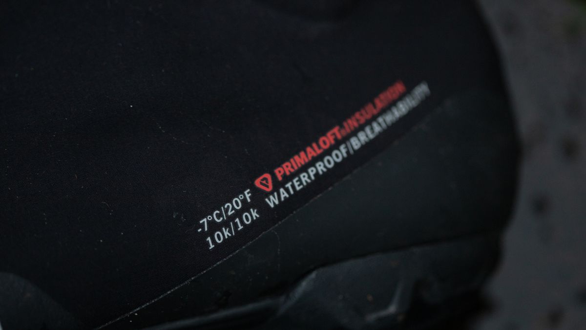 Giro Blaze winter cycling boots detail of claimed capabilities