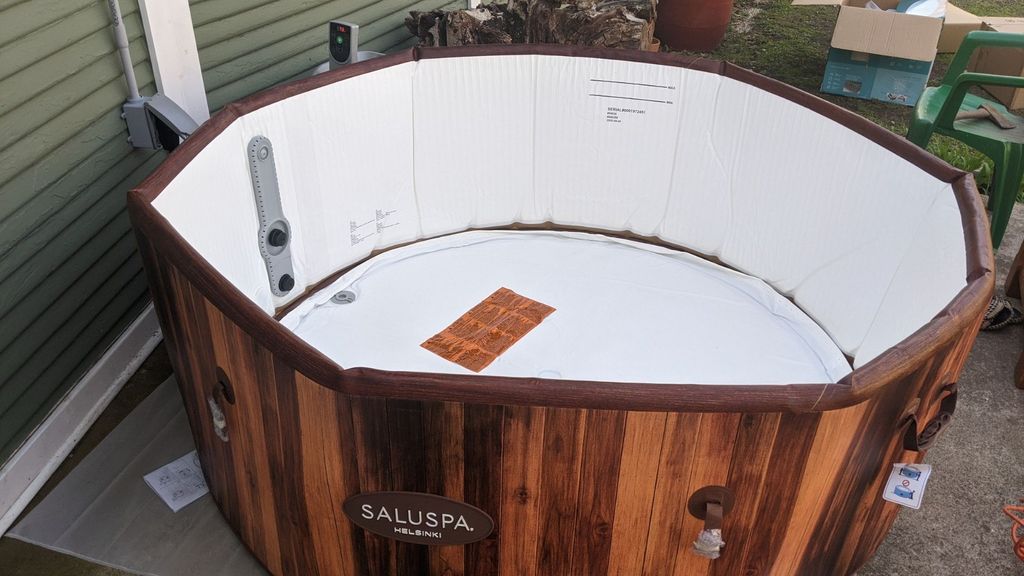 Bestway SaluSpa Helsinki AirJet Inflatable Hot Tub Spa review