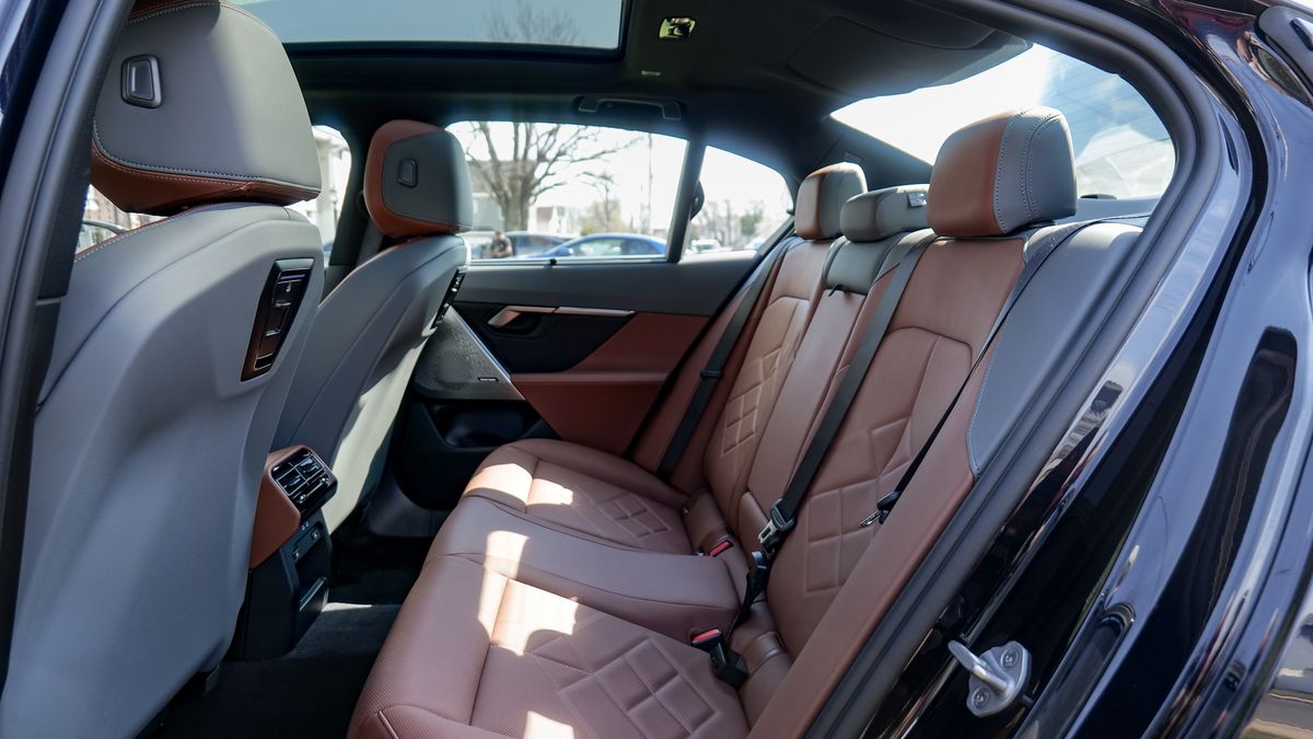 2026 BMW 550e review.