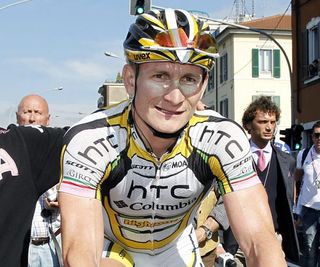 Stage winner Andre Greipel (HTC - Columbia) makes his way to the podium.