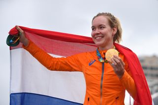 Anna van der Breggen (Netherlands) poses with her gold medal