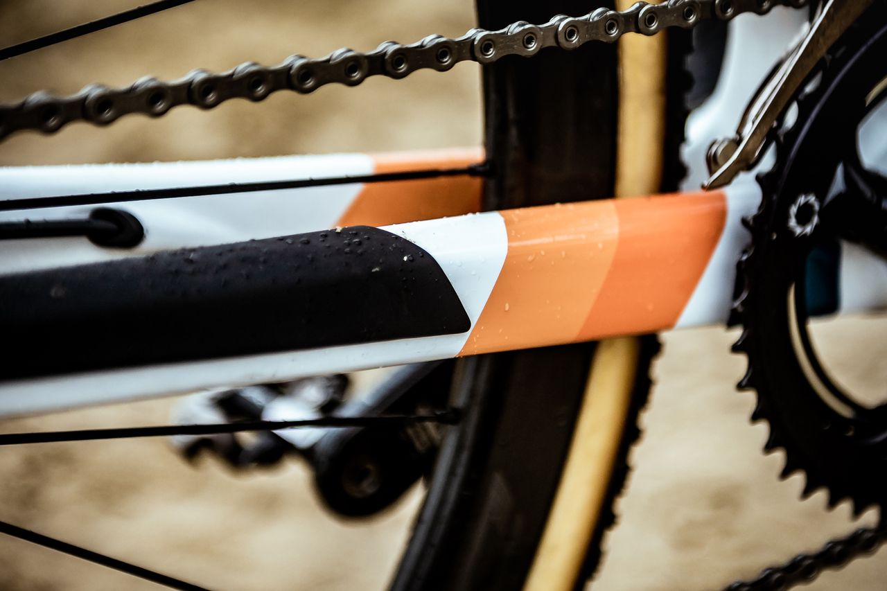 Ceylin del Carmen Alvarado's Canyon Inflite CF SLX cyclo cross bike