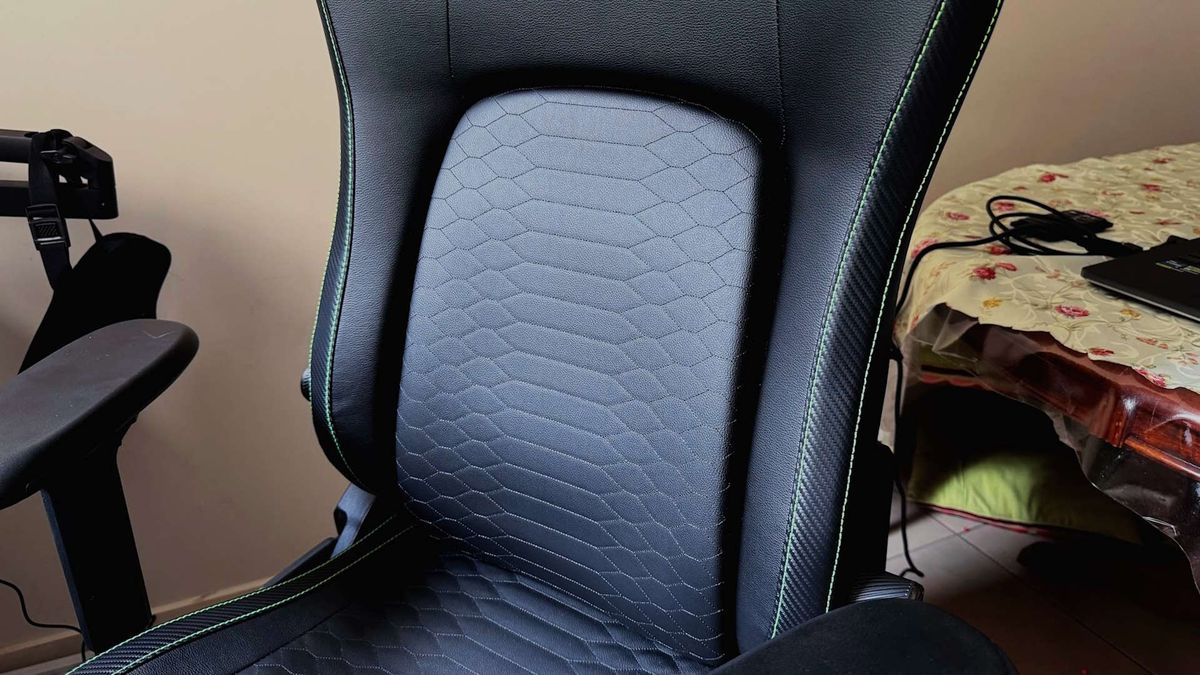 Razer Iskur V2 gaming chair