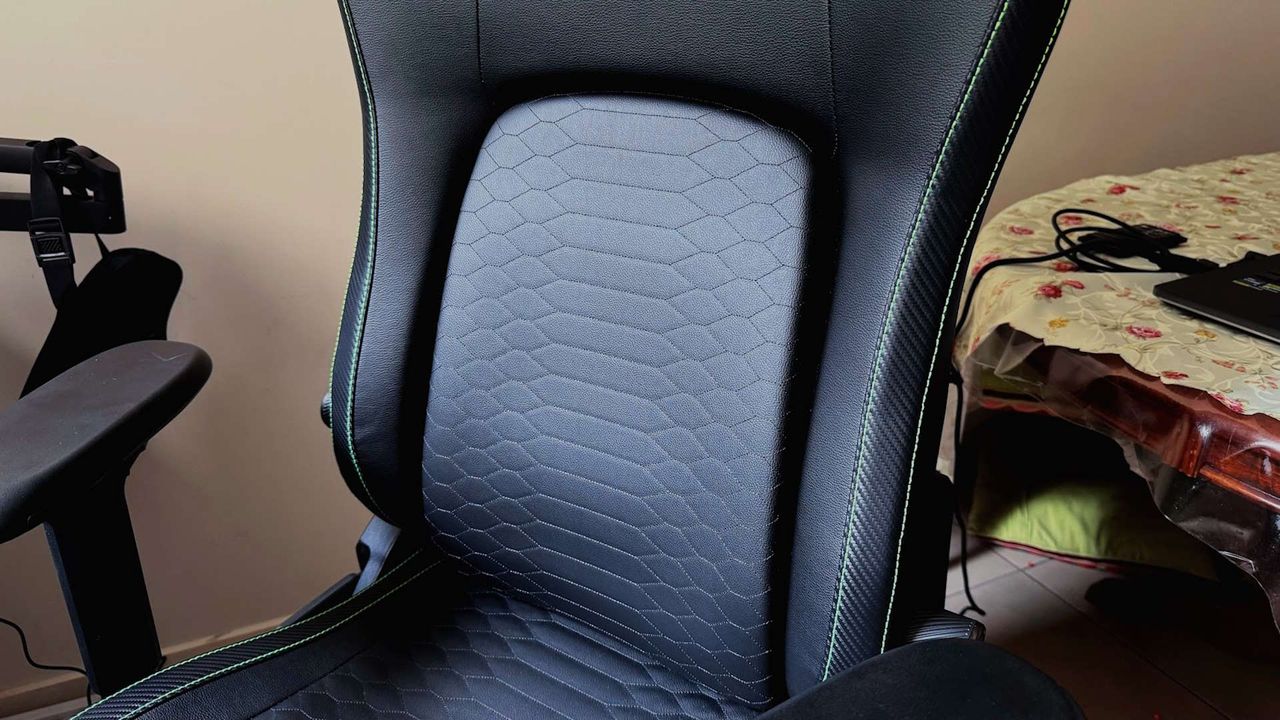 Razer Iskur V2 gaming chair