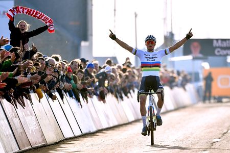 Mathieu van der Poel wins Telenet Superprestige Noordzeecross Middelkerke
