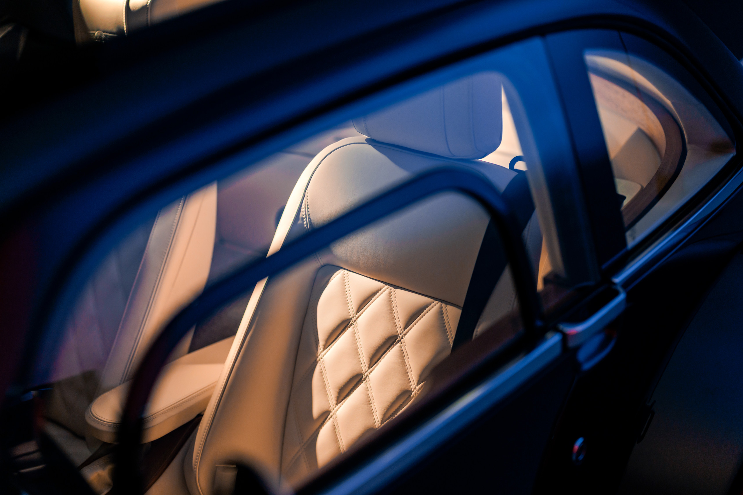 Details of the Morgan Midsummer Coupé's glazed roof