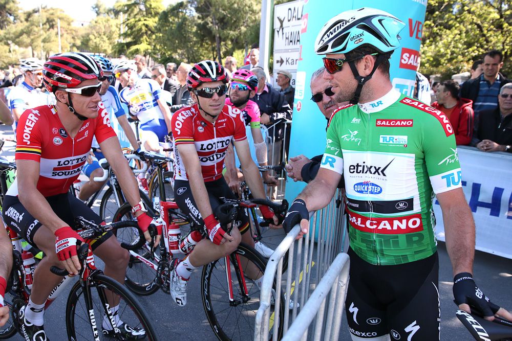 Mark Cavendish in the points jersey.