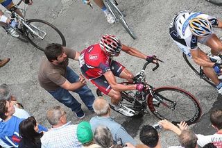 Nick Gates (Silence Lotto) gets a little help at the Giro d'Italia
