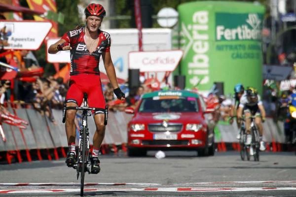 Steve Cummings (BMC) takes the win.