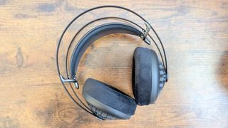 Meze 105 AER headphones