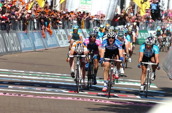 The leaders dash for the finish line at the end of stage 3.