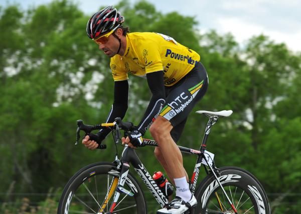 Hayden Roulston (Calder Stewart) resplendent in yellow