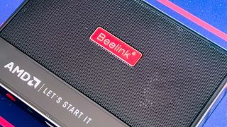 Beelink GTR5 on desk
