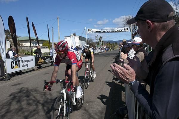 Breakaway duo: Cameron Peterson (Virgin Blue/RBS Morgans) leads Joshua Prete (Budget Forklifts) on their mission for a stage victory in Westbury.