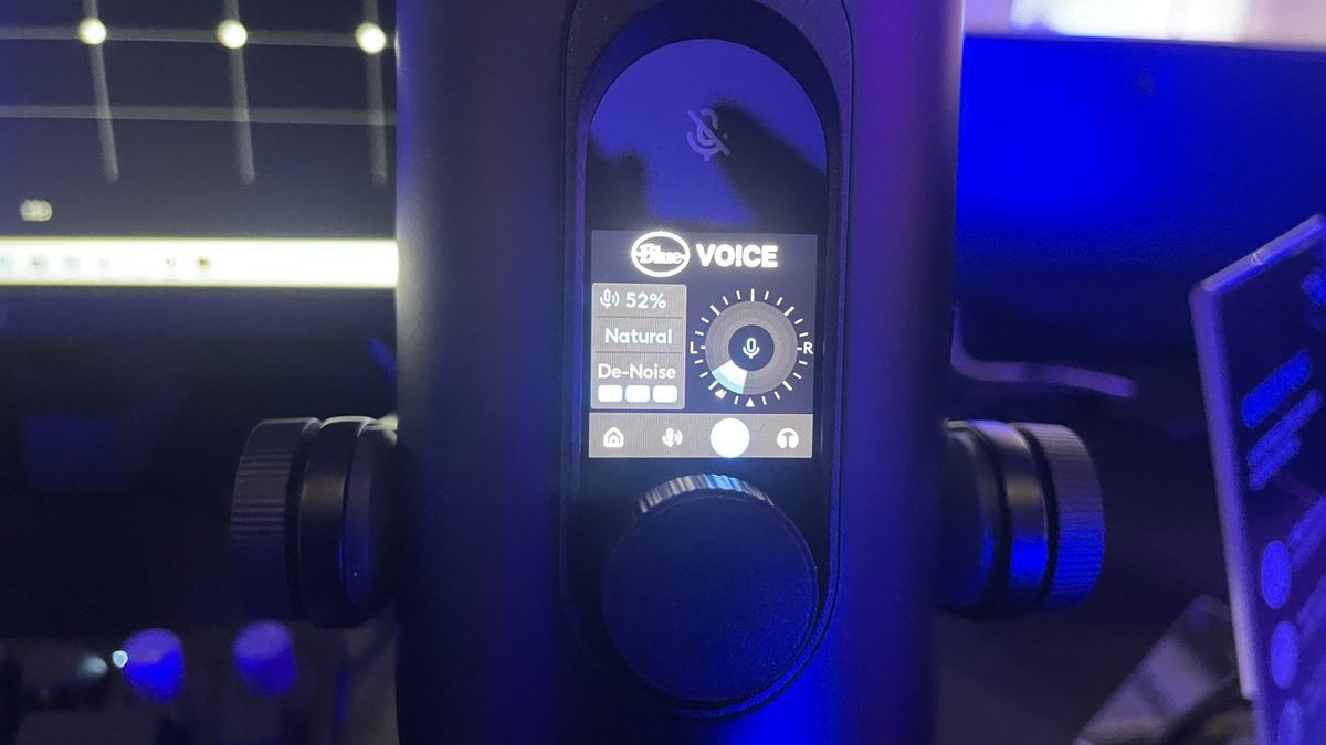 A Logitech Blue Yeti 2 gaming mic.
