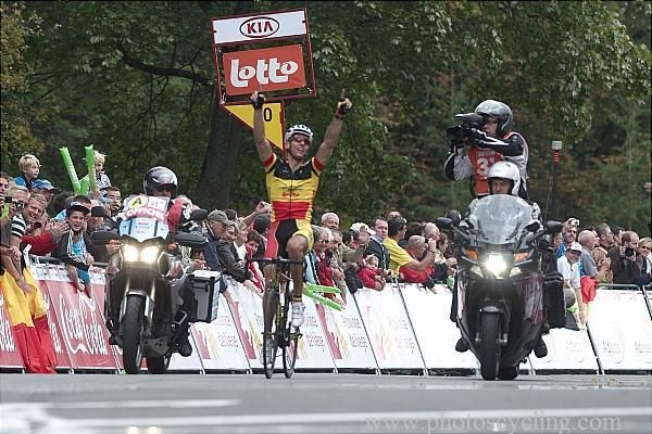 Philiippe Gilbert (Omega Pharma-Lotto) wins the Grand Prix de Wallonie.