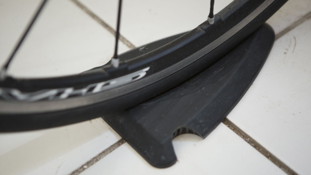 Saris H3 turbo trainer and TD1 desk
