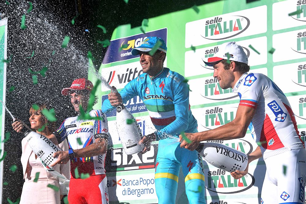 Vincenzo Nibali (Astana) on the podium with his daughter after winning Tre Valli Varesine