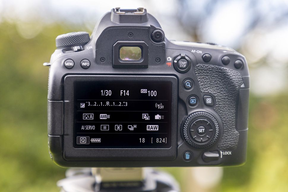 Discover the art of panning for dramatic action shots on your Canon ...