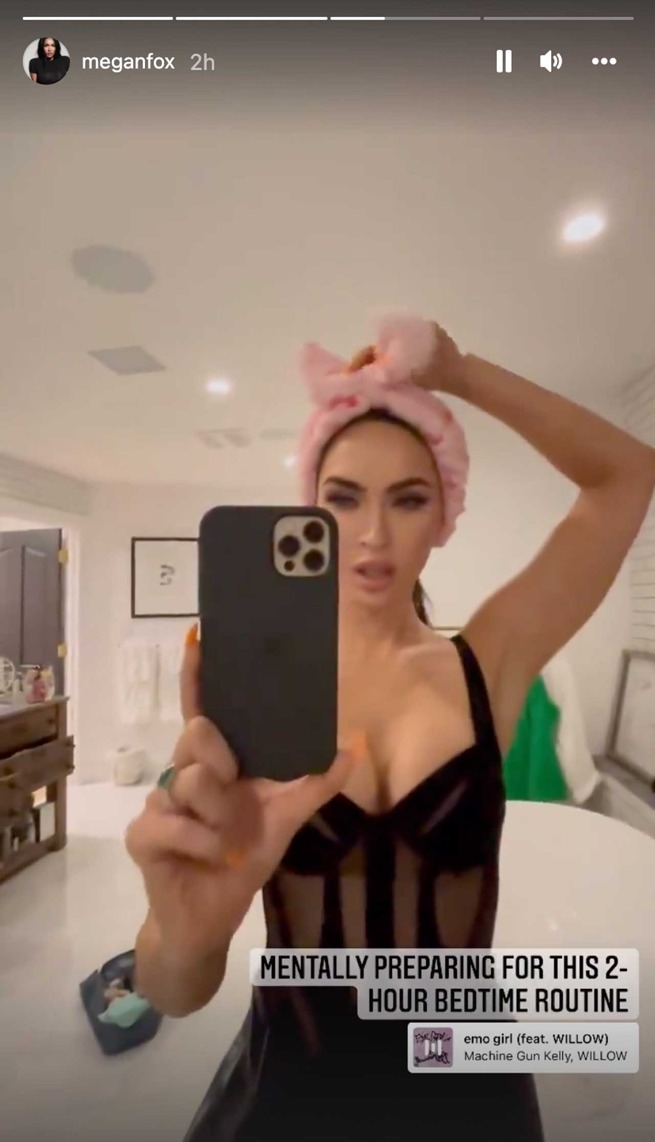 Megan Fox listening to her man Machine Gun Kelly's Emo Girl