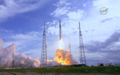 Used SpaceX Dragon Launches NASA Cargo to Space Station on Pre-flown ...