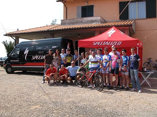 The Bettini Day gang poses for a quick pic before we head off-road for the afternoon