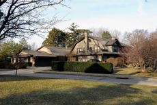 Located in Omaha, Nebraska lies the home of billionaire Warren Buffett. He bought the house for $31,500 in 1958 or about $250,000 in today's dollars. It's now worth an estimated $652,619.