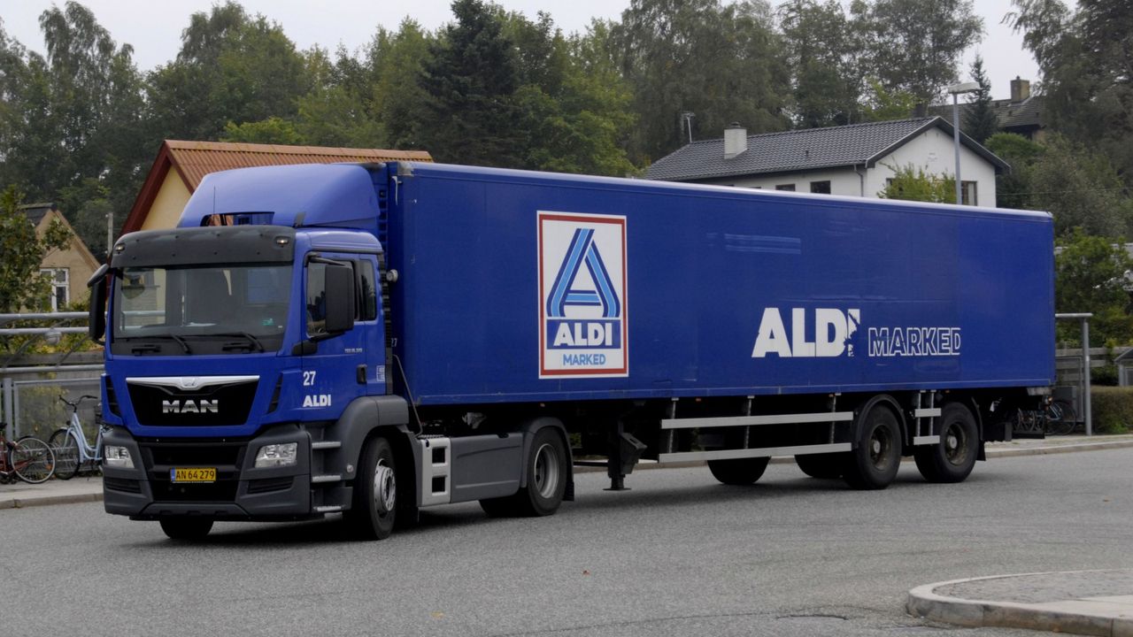 Aldi lorry