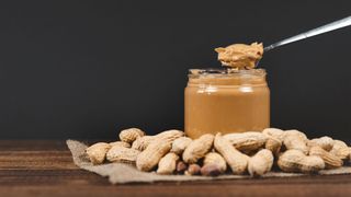 What to eat before a run: Image shows peanut butter