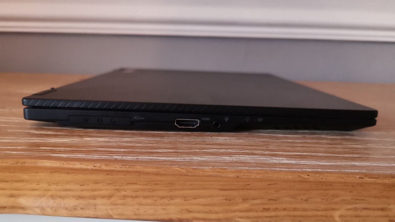 The ports shown on a side view of the Asus ROG Flow X13
