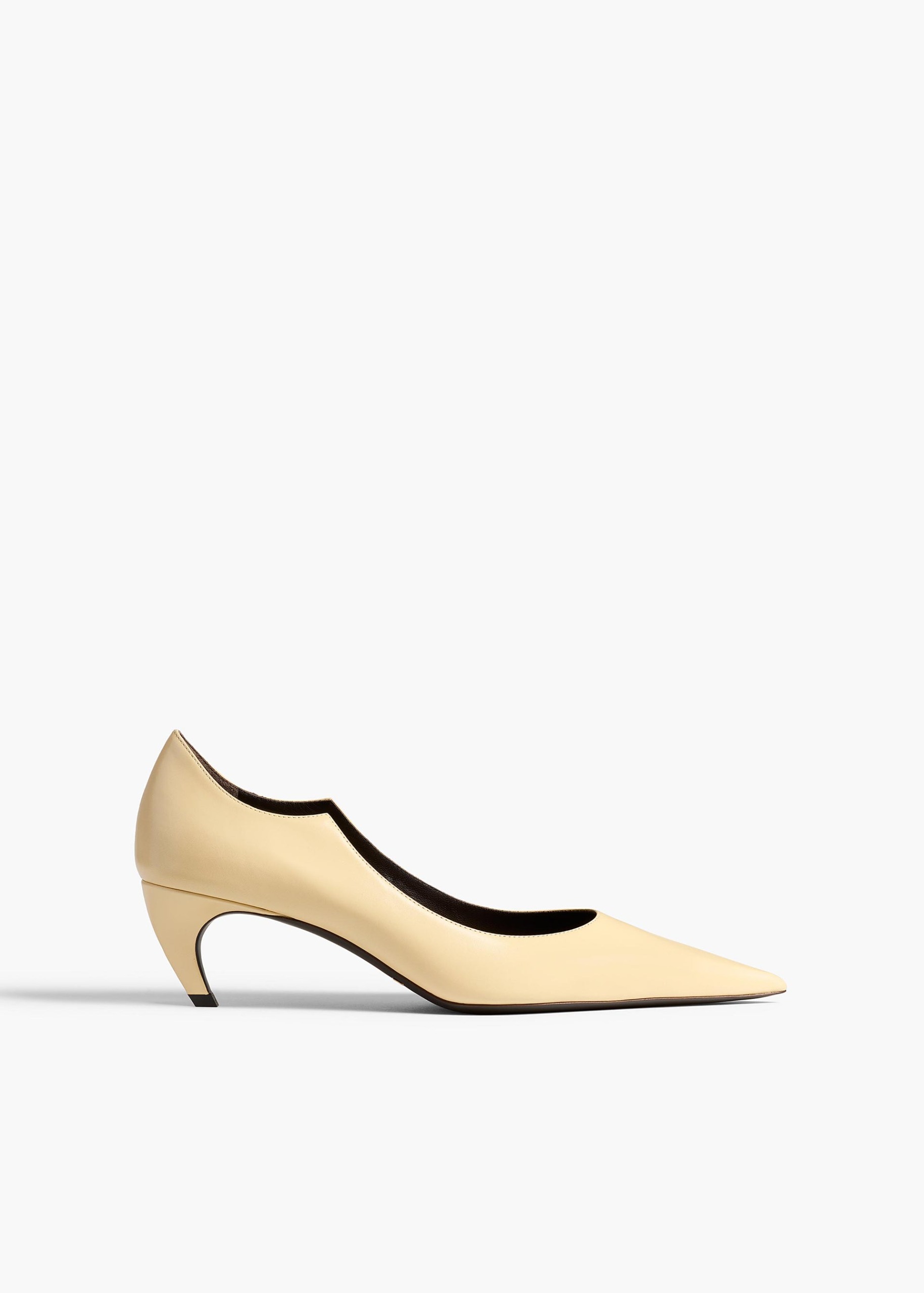 Valerie Low Pump in Butter Glazed Leather - 35 / Butter / Upper100%clsole100%cl