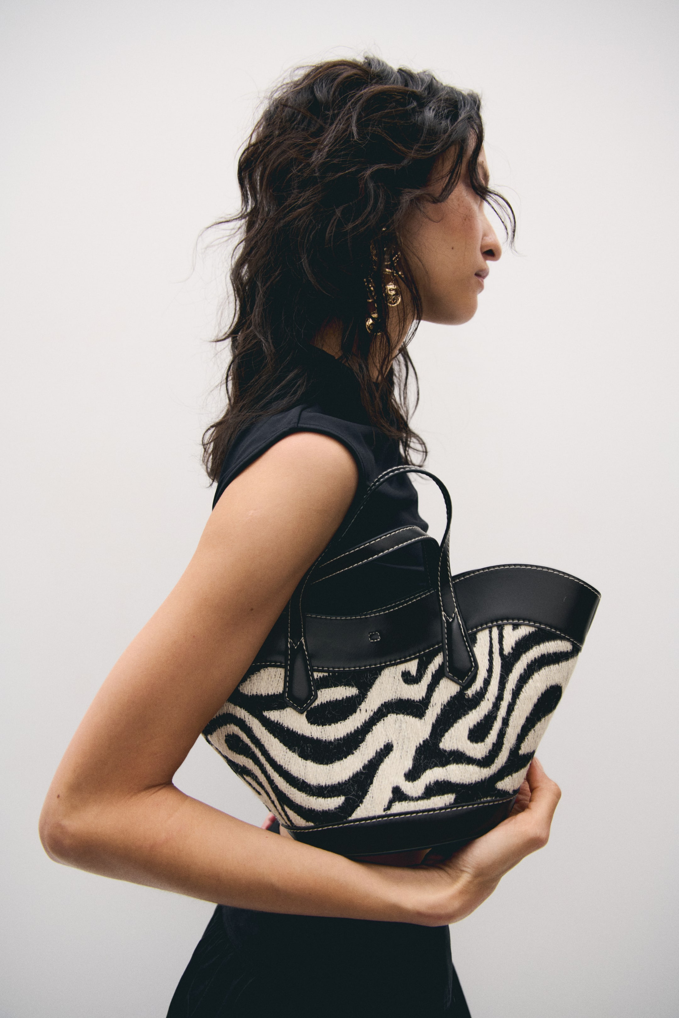 Jacquard-Weave Crossbody Bag - Cream/zebra Print