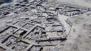 This is a huge city – a megalopolis in relation to the Early Bronze Age, where thousands of inhabitants, who made their living from agriculture, lived and traded with different regions and even with different cultures and kingdoms in the area.