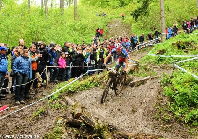 Julien Absalon (BMC Mountain Bike Team) descending switchbacks with the race lead