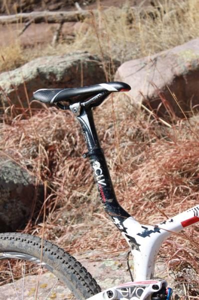 The Top Fuel has a unique integrated half-mast seat tube design